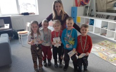 MŠ Pištín - děti si odnesly první medaile za lyžování!